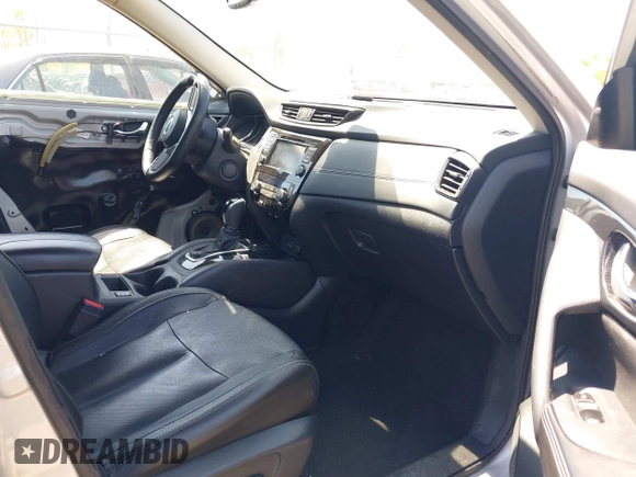 2019 Nissan Rogue SL with VIN 5N1AT2MV3KC781669, listed as a IAAI auction lot 42005947 with 85,461 mi miles. Bid and sale history available at carsss.com. Image 5.