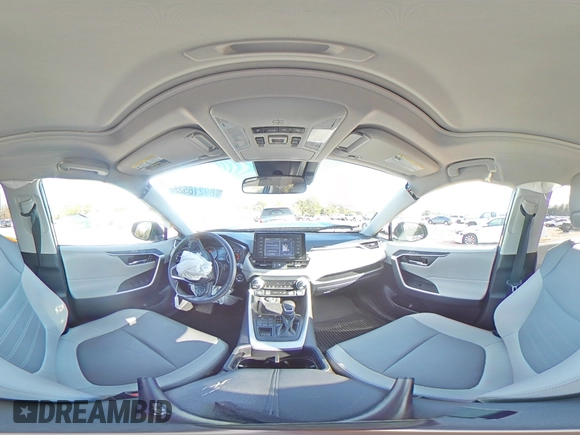 2022 Toyota RAV4 XLE Premium с VIN 2T3A1RFVXNC310217, выставлен на аукционе Copart как лот 89216525 с пробегом 31 626 миль миль и Списание • Salvage title. История ставок и продаж доступна на DreamBid. Изображение 13.