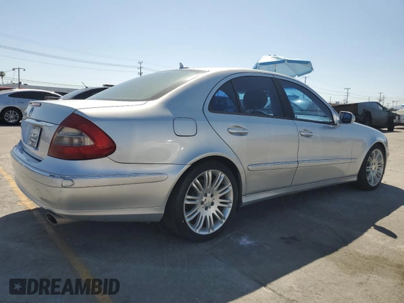 2008 Mercedes-Benz E 350 Luxury z VIN WDBUF56X08B230590, wystawiony jako Copart lot #58949345 z przebiegiem 179 449 mil mil oraz Szkoda całkowita • Salvage title. Historia ofert i sprzedaży dostępna na DreamBid. Obrazek 3.