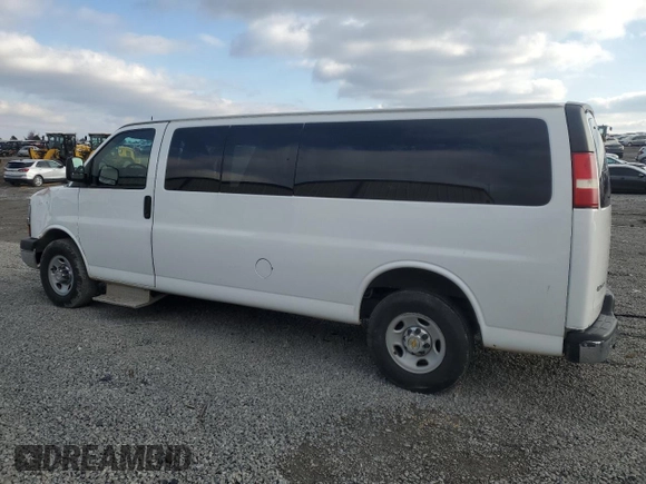 2014 Chevrolet Express Passenger LT with VIN 1GAZG1FG9E1108950, listed as a Copart auction lot 45370685 with 537,650 mi miles and Salvage title. Bid and sale history available at DreamBid. Image 2.