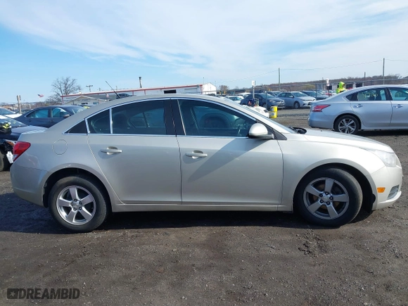 2014 Chevrolet Cruze 1LT with VIN 1G1PC5SB2E7449026, listed as a IAAI auction lot 41869826 with 117,635 mi miles. Bid and sale history available at carsss.com. Image 13.