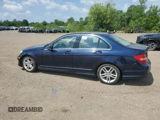 2012 Mercedes-Benz C 300 Sport с VIN WDDGF8BB7CR230330, выставлен на аукционе Copart как лот 62830105 с пробегом 104 116 миль миль и Чистый • Clean title. История ставок и продаж доступна на DreamBid. Изображение 2.