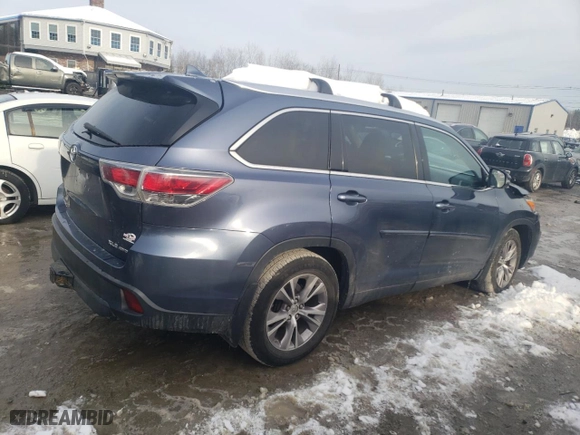 2014 Toyota Highlander XLE with VIN 5TDJKRFH6ES058215, listed as a Copart auction lot 44928525 with 0 mi miles and Clean Title. Bid and sale history available at carsss.com. Image 3.