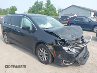 2020 Chrysler Pacifica Touring with VIN 2C4RC1FG3LR159193, listed as a IAAI auction lot 42404640 with 78,747 mi miles and . Bid and sale history available at DreamBid. Image 1.