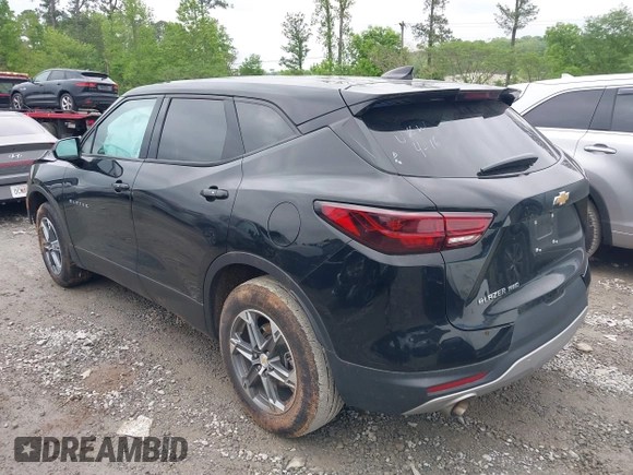 2023 Chevrolet Blazer LT z VIN 3GNKBHR49PS233702, wystawiony jako IAAI lot #42103915 z przebiegiem 40 090 mil mil oraz . Historia ofert i sprzedaży dostępna na DreamBid. Obrazek 3.