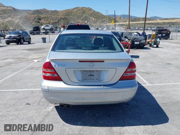 2007 Mercedes-Benz C 230 Sport с VIN WDBRF52H57F903725, выставлен на аукционе IAAI как лот 42310316 с пробегом 165 539 миль миль и . История ставок и продаж доступна на DreamBid. Изображение 16.