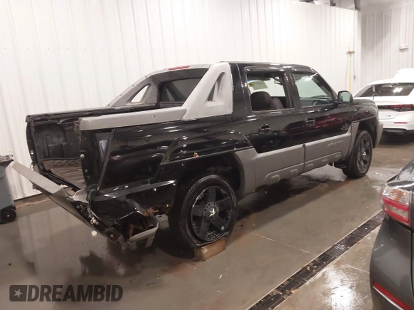 2002 Chevrolet Avalanche with VIN 3GNEC13TX2G139969, listed as a IAAI auction lot 41864534 with 187,150 mi miles and . Bid and sale history available at DreamBid. Image 4.