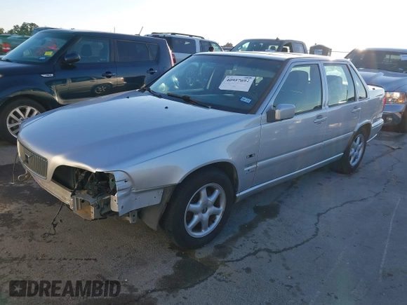 1998 Volvo S70 with VIN YV1LS5571W1502619, listed as a IAAI auction lot 40957692 with 268,926 mi miles. Bid and sale history available at carsss.com. Image 2.