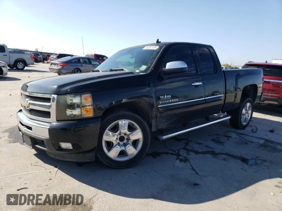 2011 Chevrolet Silverado 1500 LT with VIN 1GCRCSE02BZ450685, listed as a Copart auction lot 50261105 with 95,386 mi miles and Salvage Title. Bid and sale history available at DreamBid. Image 1.