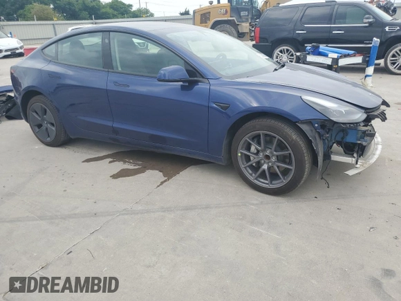2023 Tesla Model 3 z VIN 5YJ3E1EA1PF386106, wystawiony jako Copart lot #53669285 z przebiegiem 20 579 mil mil oraz Szkoda całkowita • Salvage title. Historia ofert i sprzedaży dostępna na DreamBid. Obrazek 4.