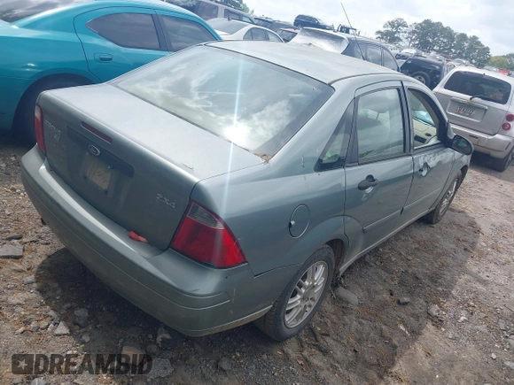 2005 Ford Focus S with VIN 1FAFP34N15W292541, listed as a IAAI auction lot 41970717 with 172,323 mi miles. Bid and sale history available at carsss.com. Image 4.