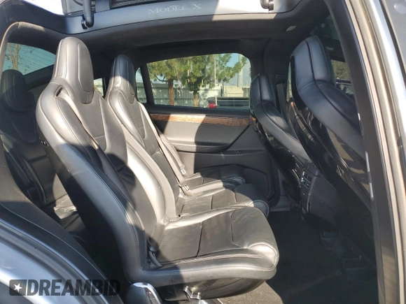 2017 Tesla Model X 90D z VIN 5YJXCAE27HF044791, wystawiony jako Copart lot #46040655 z przebiegiem 149 509 mil mil oraz Szkody całkowita. Historia ofert i sprzedaży dostępna na DreamBid. Obrazek 11.