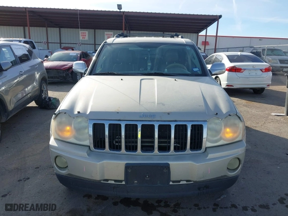 2007 Jeep Grand Cherokee Laredo with VIN 1J8GS48KX7C526661, listed as a IAAI auction lot 41481024 with 177,688 mi miles. Bid and sale history available at carsss.com. Image 12.