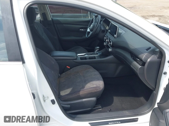 2021 Nissan Sentra SV z VIN 3N1AB8CV2MY301677, wystawiony jako IAAI lot #42259681 z przebiegiem 50 186 mil mil oraz . Historia ofert i sprzedaży dostępna na DreamBid. Obrazek 5.