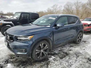 2022 Volvo XC40 Inscription z VIN YV4162UL6N2679655, wystawiony jako Copart lot #41616025 z przebiegiem 42 470 mil mil oraz Szkoda całkowita • Salvage title. Historia ofert i sprzedaży dostępna na DreamBid. Obrazek 1.