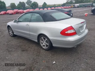 2006 Mercedes-Benz CLK 350 z VIN WDBTK56G96T070630, wystawiony jako IAAI lot #42333646 z przebiegiem 117 576 mil mil oraz . Historia ofert i sprzedaży dostępna na DreamBid. Obrazek 3.