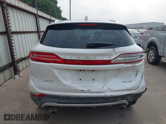 2017 Lincoln MKC Premiere z VIN 5LMCJ1C99HUL69530, wystawiony jako IAAI lot #42278151 z przebiegiem 45 809 mil mil oraz . Historia ofert i sprzedaży dostępna na DreamBid. Obrazek 16.
