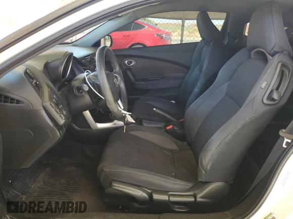 2013 Honda CR-Z z VIN JHMZF1D49DS000208, wystawiony jako Copart lot #68650024 z przebiegiem 183 724 mil mil oraz Szkoda całkowita • Salvage title. Historia ofert i sprzedaży dostępna na DreamBid. Obrazek 7.