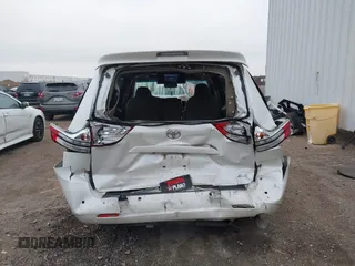 2016 Toyota Sienna XLE with VIN 5TDYK3DC2GS726677, listed as a IAAI auction lot 41609165 with 144,858 mi miles. Bid and sale history available at carsss.com. Image 16.