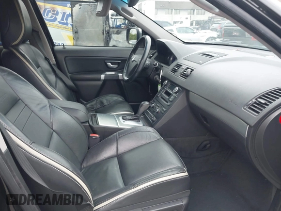 2012 Volvo XC90 I6 R-Design with VIN YV4952CF2C1609011, listed as a IAAI auction lot 41879200 with 161,665 mi miles. Bid and sale history available at carsss.com. Image 5.
