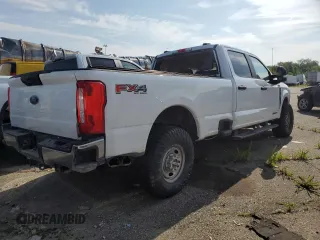 2023 Ford F-250 XL with VIN 1FT7W2BT0PEC14967, listed as a Copart auction lot 58661045 with 42,979 mi miles and Salvage title. Bid and sale history available at DreamBid. Image 3.
