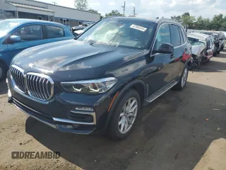 2020 BMW X5 xDrive40i z VIN 5UXCR6C00L9C90694, wystawiony jako Copart lot #62966545 z przebiegiem 57 931 mil mil oraz Szkoda całkowita • Salvage title. Historia ofert i sprzedaży dostępna na DreamBid. Obrazek 1.