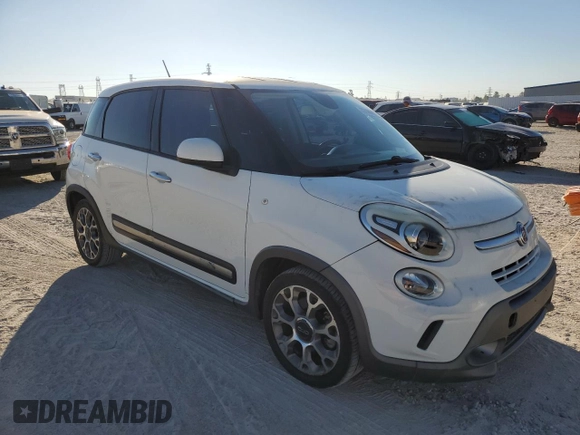 2014 FIAT 500L Trekking with VIN ZFBCFADH9EZ018472, listed as a Copart auction lot 77189464 with 155,396 mi miles and Clean Title. Bid and sale history available at carsss.com. Image 4.