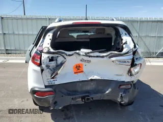 2017 Jeep Cherokee Latitude с VIN 1C4PJMCS5HW632694, выставлен на аукционе Copart как лот 59001725 с пробегом 118 054 миль миль и Списание • Salvage title. История ставок и продаж доступна на DreamBid. Изображение 6.