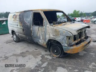 2014 Ford Econoline Cargo Commercial z VIN 1FTNE1EW5EDA07939, wystawiony jako IAAI lot #42202223 z przebiegiem Nie podano mil oraz . Historia ofert i sprzedaży dostępna na DreamBid. Obrazek 1.