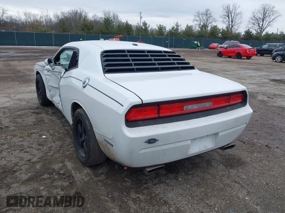 2011 Dodge Challenger with VIN 2B3CJ4DG8BH588321, listed as a IAAI auction lot 41735639 with 1 mi miles. Bid and sale history available at carsss.com. Image 3.