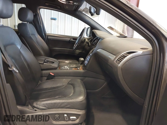 2015 Audi Q7 3.0T S line Prestige with VIN WA1DGAFE1FD014555, listed as a IAAI auction lot 41176881 with 149,546 mi miles. Bid and sale history available at carsss.com. Image 5.