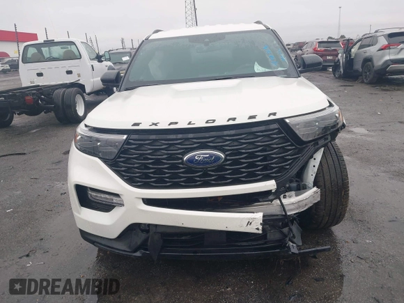 2024 Ford Explorer ST-Line with VIN 1FMSK7KH2RGA72381, listed as a IAAI auction lot 41409696 with 1,510 mi miles. Bid and sale history available at carsss.com. Image 12.