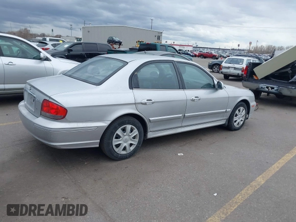 2003 Hyundai Sonata with VIN KMHWF25S33A840475, listed as a IAAI auction lot 41783799 with 181,890 mi miles. Bid and sale history available at carsss.com. Image 4.