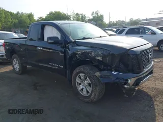 2019 Nissan Titan SV z VIN 1N6AA1C55KN522432, wystawiony jako IAAI lot #42435377 z przebiegiem 49 030 mil mil oraz . Historia ofert i sprzedaży dostępna na DreamBid. Obrazek 1.