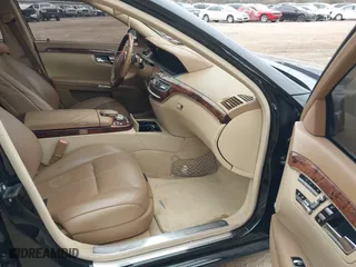 2009 Mercedes-Benz S-Class 5.5L V8 with VIN WDDNG86X19A265348, listed as a IAAI auction lot 41363842 with 126,587 mi miles. Bid and sale history available at carsss.com. Image 5.