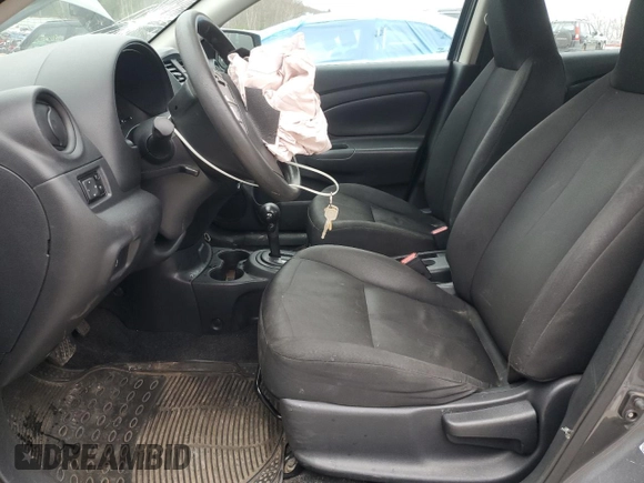 2017 Nissan Versa SV z VIN 3N1CN7AP3HL810047, wystawiony jako Copart lot #52867085 z przebiegiem 142 368 mil mil oraz Nie do naprawy • Non repairable. Historia ofert i sprzedaży dostępna na DreamBid. Obrazek 7.