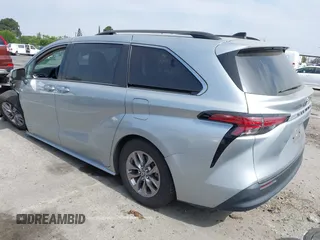 2021 Toyota Sienna LE with VIN 5TDKRKEC5MS010782, listed as a IAAI auction lot 42272827 with 196,844 mi miles and . Bid and sale history available at DreamBid. Image 3.
