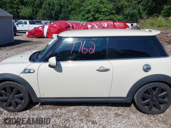 2010 MINI Hardtop S with VIN WMWMF7C55ATX44898, listed as a IAAI auction lot 42727762 with 131,845 mi miles and . Bid and sale history available at DreamBid. Image 14.