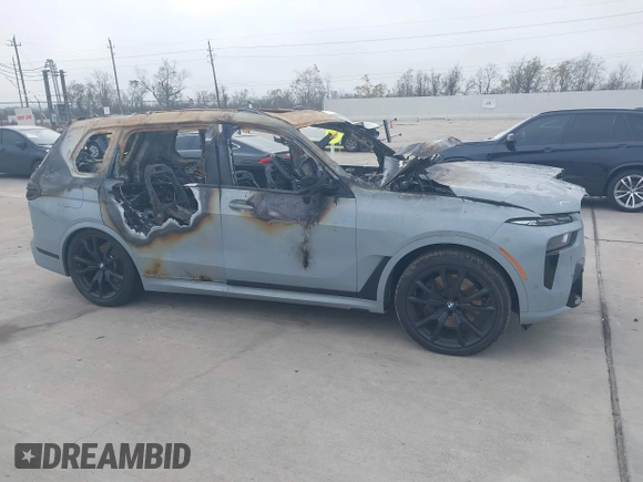 2024 BMW X7 xDrive40i z VIN 5UX23EM08R9W15958, wystawiony jako IAAI lot #41129800 z przebiegiem Nie podano mil oraz . Historia ofert i sprzedaży dostępna na DreamBid. Obrazek 12.