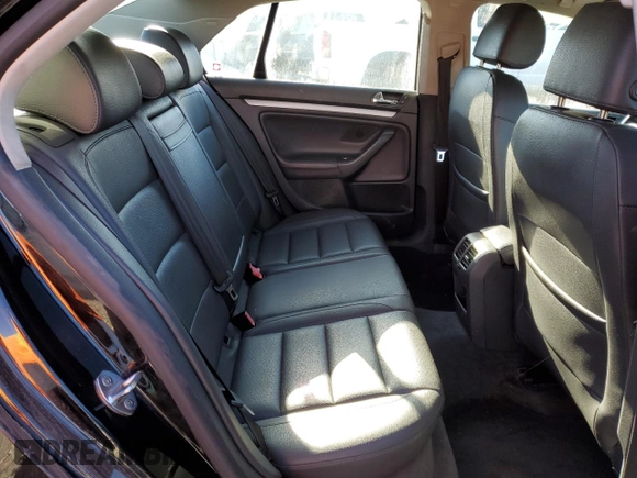 2005 Volkswagen Jetta 2.5L with VIN 3VWRG71K85M604697, listed as a Copart auction lot 42790635 with 179,281 mi miles and Salvage title. Bid and sale history available at DreamBid. Image 10.
