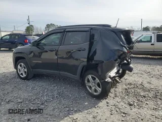 2023 Jeep Compass Latitude z VIN 3C4NJDBN4PT544548, wystawiony jako Copart lot #47981135 z przebiegiem 21 335 mil mil oraz Szkoda całkowita • Salvage title. Historia ofert i sprzedaży dostępna na DreamBid. Obrazek 2.