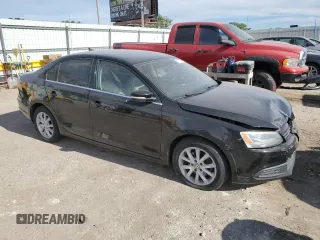 2013 Volkswagen Jetta SE with VIN 3VWDX7AJ5DM443466, listed as a Copart auction lot 56181425 with 131,557 mi miles and Salvage title. Bid and sale history available at DreamBid. Image 4.