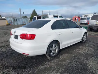 2013 Volkswagen Jetta TDI w/Premium with VIN 3VWLL7AJ2DM425448, listed as a IAAI auction lot 41806552 with 125,043 mi miles and . Bid and sale history available at DreamBid. Image 4.