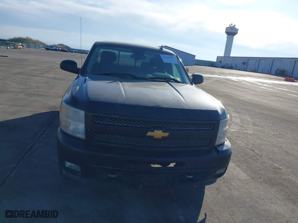 2010 Chevrolet Silverado 1500 LT with VIN 1GCSKSE30AZ155615, listed as a IAAI auction lot 41659313 with 393,978 mi miles. Bid and sale history available at carsss.com. Image 12.