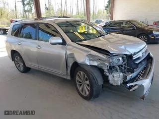 2013 Toyota Highlander Hybrid Limited with VIN JTEDC3EH8D2015893, listed as a IAAI auction lot 42033938 with 178,931 mi miles. Bid and sale history available at carsss.com. Image 1.