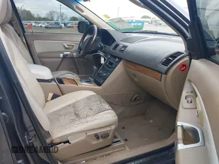 2007 Volvo XC90 I6 with VIN YV4CY982671409105, listed as a IAAI auction lot 41956645 with 281,216 mi miles. Bid and sale history available at carsss.com. Image 5.