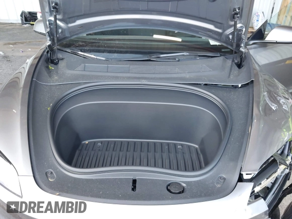 2025 Tesla Model 3 Long Range with VIN 5YJ3E1EB4SF943771, listed as a IAAI auction lot 42330181 with 3,533 mi miles and . Bid and sale history available at DreamBid. Image 10.