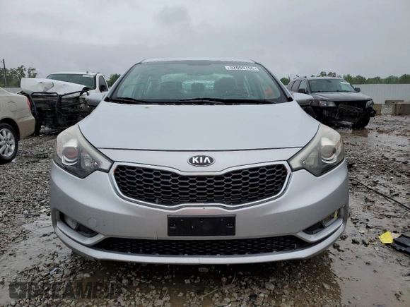 2016 Kia Forte EX z VIN KNAFZ4A87G5550317, wystawiony jako Copart lot #52009755 z przebiegiem 107 404 mil mil oraz Nie do naprawy • Non repairable. Historia ofert i sprzedaży dostępna na DreamBid. Obrazek 5.