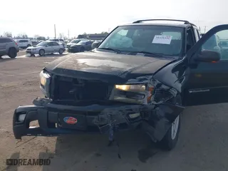 2002 Chevrolet TrailBlazer LS with VIN 1GNDT13S822269549, listed as a IAAI auction lot 41131532 with 286,570 mi miles. Bid and sale history available at carsss.com. Image 6.