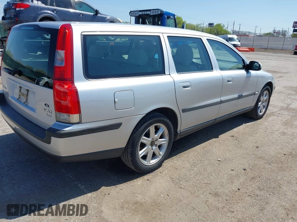 2003 Volvo V70 with VIN YV1SW58DX32311482, listed as a IAAI auction lot 41931007 with 191,431 mi miles and . Bid and sale history available at DreamBid. Image 4.